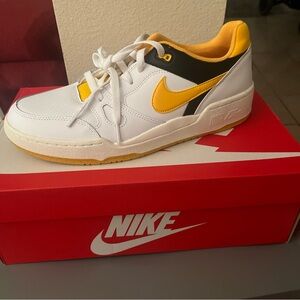 Nike Full Force LOW White University Gold Black Sz 10.5